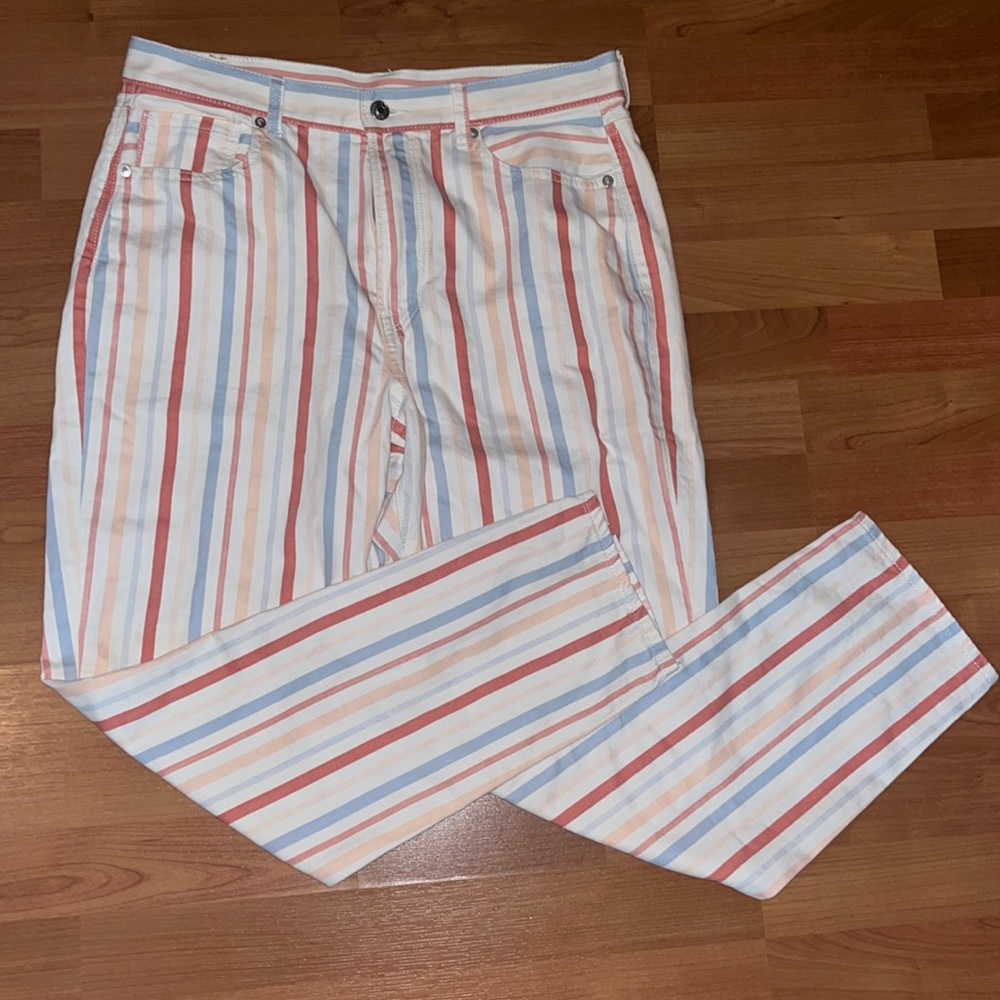 American Eagle mom jeans
